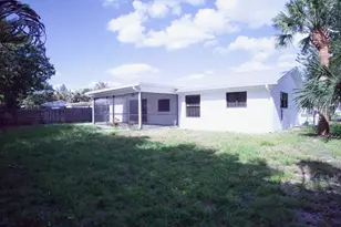 700 N Perry Ave, Jupiter, FL 33458 - Photo 16