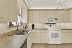 1010 S Ocean Blvd, Pompano Beach, FL 33062 - Photo 20