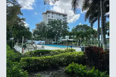 3507 Oaks Way #310, Pompano Beach, FL 33069 - Photo 2
