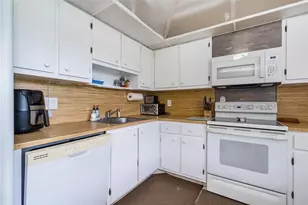 3507 Oaks Way, Pompano Beach, FL 33069 - Photo 10