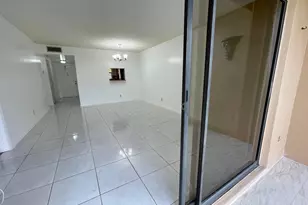 10442 Sunrise Lakes Blvd, Sunrise, FL 33322 - Photo 16