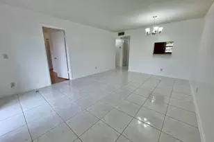 10442 Sunrise Lakes Blvd, Sunrise, FL 33322 - Photo 18