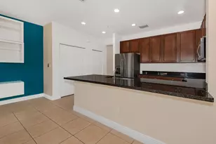 932 SW 147th Ave, Pembroke Pines, FL 33027 - Photo 6