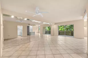 4001 Hillcrest Dr, Hollywood, FL 33021 - Photo 2