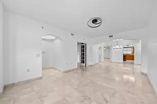 2051 SE 3rd St, Deerfield Beach, FL 33441 - Photo 4