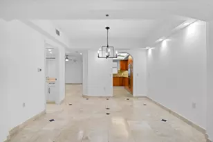 2051 SE 3rd St, Deerfield Beach, FL 33441 - Photo 8