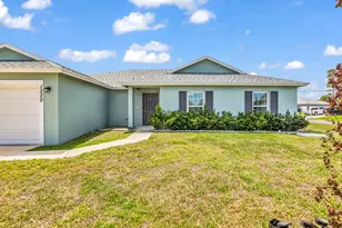 1220 SE Navajo Ln, Port Saint Lucie, FL 34983 - Photo 4