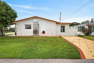 4579 NW 17th Terrace, Tamarac, FL 33309 - Photo 2