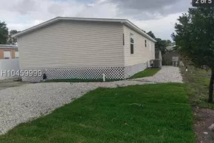 13560 SW 7th Pl, Davie, FL 33325 - Photo 6