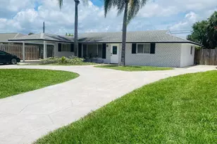 4295 Crestdale St, Palm Beach Gardens, FL 33410 - Photo 2