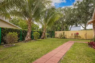 320 NE 42nd St, Boca Raton, FL 33431 - Photo 36