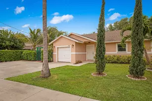 320 NE 42nd St, Boca Raton, FL 33431 - Photo 38