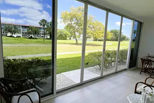 2902 Victoria Cir, Coconut Creek, FL 33066 - Photo 2