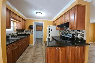 8954 SW 52nd Ct, Cooper City, FL 33328 - Photo 4