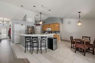 2674 SE Creston Ln, Port Saint Lucie, FL 34952 - Photo 6