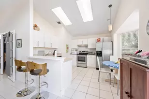 2606 Bedford Mews Dr, Wellington, FL 33414 - Photo 6