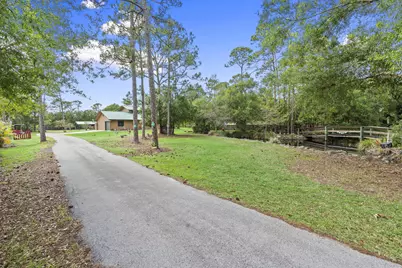 2725 Twin Oaks Trail, Fort Pierce, FL 34945 - Photo 4