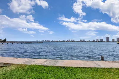 2936 Lake Shore Drive #309, Riviera Beach, FL 33404 - Photo 2