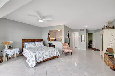 2936 Lake Shore Drive #309, Riviera Beach, FL 33404 - Photo 4