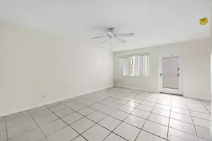 392 Markham R, Deerfield Beach, FL 33442 - Photo 8
