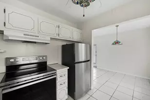 392 Markham R, Deerfield Beach, FL 33442 - Photo 4