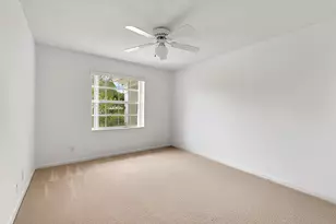 49 Admirals Ct, Palm Beach Gardens, FL 33418 - Photo 14