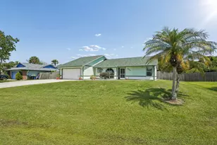 902 Egret Ave, Fort Pierce, FL 34982 - Photo 4