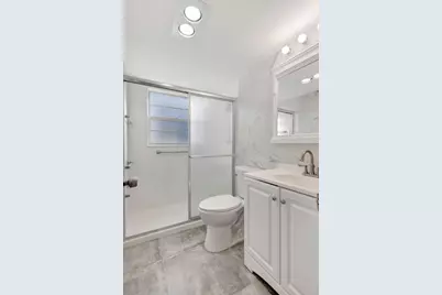 121 Bedford E, West Palm Beach, FL 33417 - Photo 12
