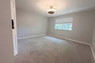 917 Imperial Lake Rd, West Palm Beach, FL 33413 - Photo 10