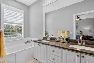 423 Capistrano Dr, Palm Beach Gardens, FL 33410 - Photo 36