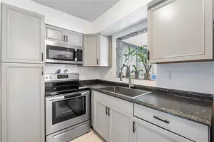 8103 NW 58th Pl, Tamarac, FL 33321 - Photo 10