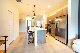7925 NW 104th Ave, Doral, FL 33178 - Photo 6