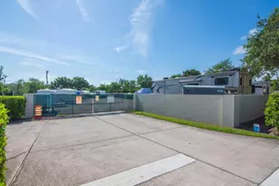 521 N Valencia Cir SW, Vero Beach, FL 32968 - Photo 50