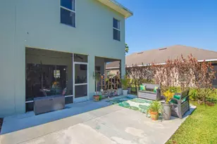 521 N Valencia Cir SW, Vero Beach, FL 32968 - Photo 24