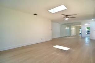5430 Mirror Lakes Blvd, Boynton Beach, FL 33472 - Photo 10