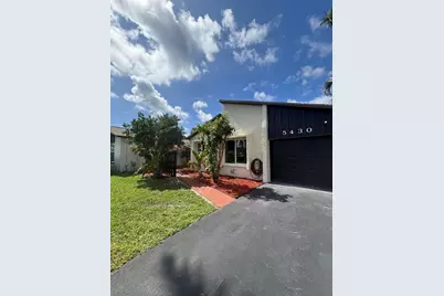5430 Mirror Lakes Boulevard, Boynton Beach, FL 33472 - Photo 2