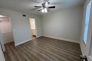 21906 Lake Forest Cir, Boca Raton, FL 33433 - Photo 4