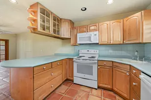 752 Lori Dr, Palm Springs, FL 33461 - Photo 8