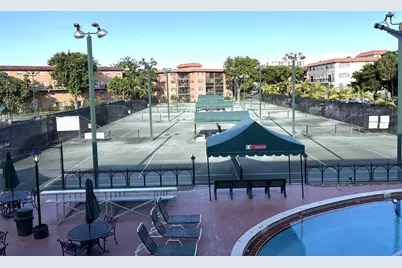 670 Tennis Club Drive #303, Fort Lauderdale, FL 33311 - Photo 18
