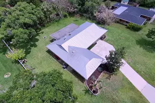 2402 River Hammock Ln, Fort Pierce, FL 34981 - Photo 32