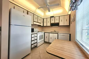 719 Flanders O, Delray Beach, FL 33484 - Photo 4
