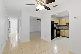 1020 Manor Dr, Palm Springs, FL 33461 - Photo 14