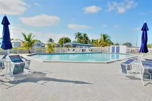 8105 NW 61st St, Tamarac, FL 33321 - Photo 10