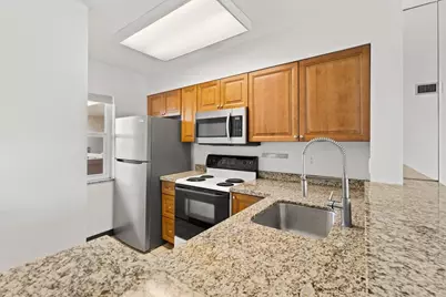 2106 S Cypress Bend Drive #506, Pompano Beach, FL 33069 - Photo 6