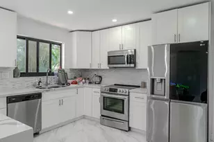 4190 SW 4th St, Plantation, FL 33317 - Photo 8