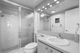 581 Blue Heron Dr, Hallandale Beach, FL 33009 - Photo 18