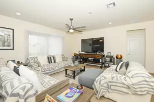 7472 NW Greenspring St, Port Saint Lucie, FL 34987 - Photo 16