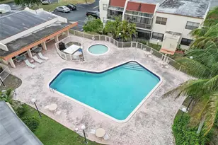 301 N Pine Island Rd, Plantation, FL 33324 - Photo 10