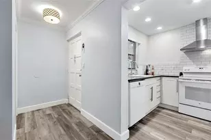 301 N Pine Island Rd, Plantation, FL 33324 - Photo 14