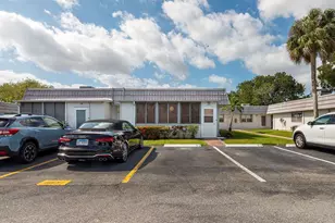92 Valencia Dr, Delray Beach, FL 33446 - Photo 2